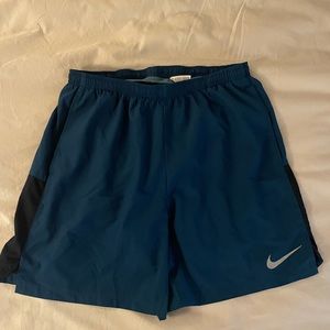 NEVER WORN Nike Men’s Blue Athletic Shorts Large